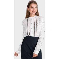 Just Cavalli Bluzka Biały. Białe koszule damskie Just Cavalli, l, z aplikacjami, z wiskozy, bez kołnierzyka, bez rękawów. Za 1606,95 zł.