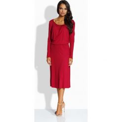 Zwiewna elegancka sukienka bordo AMBER. Żółte sukienki damskie Lemoniade, bez wzorów, eleganckie, bez kołnierzyka, bez rękawów. Za 69,00 zł.