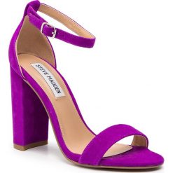 Sandały STEVE MADDEN - Carrson SM11000008-03002-505 Purple Suede. Fioletowe klapki damskie Steve Madden, bez wzorów, z zamszu, bez obcasa, na obcasie. W wyprzedaży za 299,00 zł.