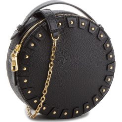 Torebka GUESS - HWYOYO L8388 BLA. Czarne torebki klasyczne damskie marki Guess, z aplikacjami, ze skóry. Za 799,00 zł.