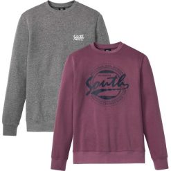 Bluza (2 szt. w opak.) bonprix szary melanż z nadrukiem + matowy jeżynowy z nadrukiem. Szare bluzy męskie bonprix, s, z nadrukiem, bez kołnierzyka, bez rękawów, bez kaptura. Za 109,98 zł.