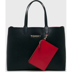 Tommy Hilfiger - Torebka dwustronna. Niebieskie torebki klasyczne damskie TOMMY HILFIGER, bez wzorów, ze skóry ekologicznej, casualowe, na ramię, duże, bez dodatków. Za 559,90 zł.