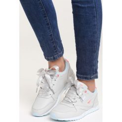 Szaro-Niebieskie Buty Sportowe Most Wanted. Czerwone buty sportowe damskie marki Born2be, z materiału. Za 89,99 zł.