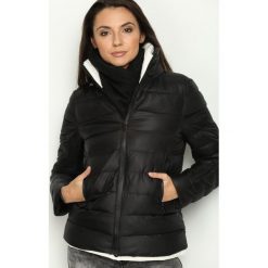 Czarna Kurtka Hold On Me. Czarne kurtki damskie Born2be, na zimę, xl, bez wzorów, z futra, bez kaptura. Za 114,99 zł.