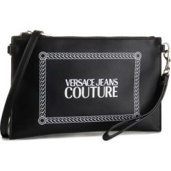 Torebka VERSACE JEANS COUTURE - E3VUBPT2 40329 899. Czarne listonoszki damskie Versace Jeans Couture, z aplikacjami, z jeansu, zdobione, bez dodatków. Za 379,00 zł.