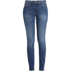 Lee 90S SCARLETT Jeans Skinny Fit blue drop. Niebieskie jeansy damskie relaxed fit Lee, z bawełny. Za 419,00 zł.