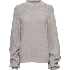 Sweter dzianinowy z perełkami bonprix szary melanż. Szare swetry klasyczne damskie bonprix, z dzianiny. Za 99,99 zł.