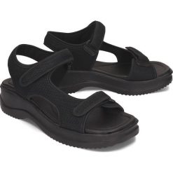 AZALEIA 320/323 black, sandały damskie. Czarne sandały damskie Azaleia, bez wzorów, bez obcasa, na rzepy. Za 189,90 zł.