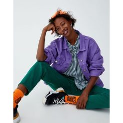 Koszula w paski z krótkim rękawem. Zielone koszule body damskie marki Pull&Bear, w paski. Za 59,90 zł.
