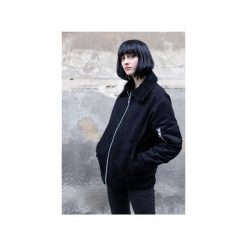 KURTKA SUEDE SHERPA AVIATOR BOMBER JACKET. Czarne kurtki damskie The Hive, s, z haftami, z bawełny, bez kaptura. Za 599,00 zł.