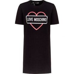 Sukienka LOVE MOSCHINO. Czarne sukienki damskie Love Moschino, z nadrukiem, z bawełny, z okrągłym kołnierzem, z długim rękawem, długie. Za 880,00 zł.