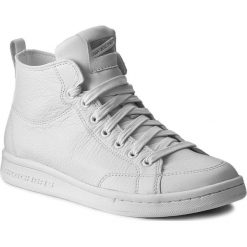 Sneakersy SKECHERS - Midtown 730/WHT White. Białe półbuty damskie Skechers, na co dzień, bez wzorów, ze skóry, bez obcasa, na płaskiej podeszwie, bez zapięcia. W wyprzedaży za 219,00 zł.