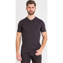 T-SHIRT emporio armani travel essential. T-shirty męskie Emporio Armani, xxl, bez wzorów, bez kołnierzyka. W wyprzedaży za 311,20 zł.