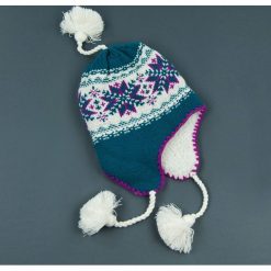 Czapka damska Uszatka regionalna morsko-biała r. 56-58. Białe czapki zimowe damskie marki Art of Polo. Za 36,52 zł.