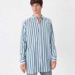 Koszula oversize - Zielony. Zielone koszule męskie House, s, bez wzorów, bez kołnierzyka, bez rękawów. W wyprzedaży za 39,99 zł.