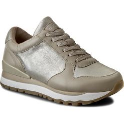 Sneakersy DKNY - Jamie Sport K461041605 Wht Gld/Snd 069. Brązowe półbuty damskie DKNY, na co dzień, bez wzorów, ze skóry, sportowe, bez obcasa, na płaskiej podeszwie, bez zapięcia. W wyprzedaży za 499,00 zł.