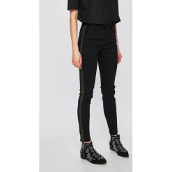 Medicine - Jeansy Sensual Preppy. Jeansy damskie MEDICINE. W wyprzedaży za 39,90 zł.