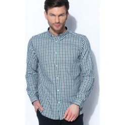 Zielona Koszula Lustratio. Zielone koszule męskie Born2be, xl, bez wzorów, bez kołnierzyka, bez rękawów. Za 59,99 zł.