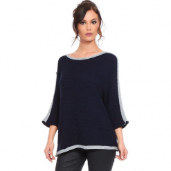 Sweter "Cecile" w kolorze granatowym. Niebieskie swetry klasyczne damskie marki Cosy Winter, s, ze splotem, z okrągłym kołnierzem. W wyprzedaży za 159,95 zł.