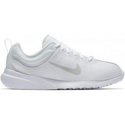 Nike Obuwie Damskie Superflyte Shoe White Pure Platinum-White 40. Białe buty sportowe damskie Nike, bez wzorów, sportowe. W wyprzedaży za 215,00 zł.