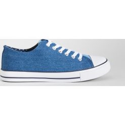 Jeansowe trampki - Granatowy. Niebieskie trampki i tenisówki damskie marki Sinsay, bez wzorów, z jeansu, bez zapięcia. Za 49,99 zł.