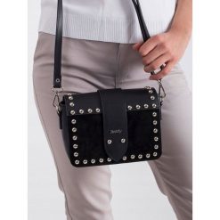 ROVICKY TOREBKA DAMSKA LISTONOSZKA KUFEREK SKÓRA. Czarne kuferki damskie ROVICKY, w paski, z jeansu, eleganckie, na ramię, bez dodatków. Za 389,90 zł.