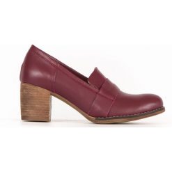 Półbuty na 6 cm słupku - skóra naturalna - model 250 - kolor bordowy. Czerwone półbuty damskie Zapato, bez wzorów, ze skóry, bez obcasa, na słupku, bez zapięcia. Za 319,00 zł.