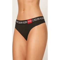Calvin Klein Underwear - Stringi. Czarne majtki damskie s, z elastanu. W wyprzedaży za 79,90 zł.