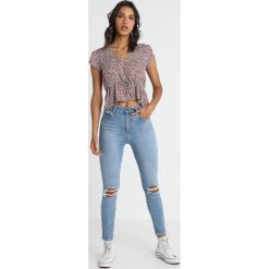 Rolla's LULA BLOUSE Bluzka red. Czerwone bluzki damskie Rolla's, s, bez wzorów, z wiskozy, bez kołnierzyka, bez rękawów. Za 379,00 zł.