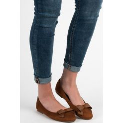 CAMELOWE BALERINY. Szare baleriny damskie BEST SHOES, bez wzorów, bez obcasa. Za 32,90 zł.