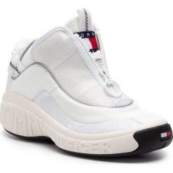 Sneakersy TOMMY JEANS - No1 Tommy Jeans Sneaker EN0EN00515 Triple White 100. Białe półbuty damskie Tommy Jeans, z jeansu. Za 579,00 zł.