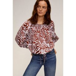 Mango - Bluzka Alba. Brązowe bluzki damskie Mango, s, bez wzorów, z bawełny, casualowe, z okrągłym kołnierzem, z długim rękawem. Za 139,90 zł.