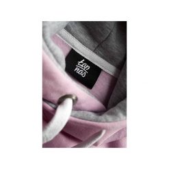 Bluza Niezwykła jak zwykle. Różowe bluzy damskie marki ŁAP NAS, s, z nadrukiem, z bawełny, bez rękawów, bez kaptura. Za 169,00 zł.
