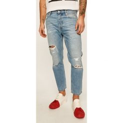 Calvin Klein Jeans - Jeansy CK One. Niebieskie jeansy męskie Calvin Klein Jeans, bez wzorów, z obniżonym stanem. Za 549,90 zł.