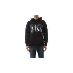 Bluzy Calvin Klein Jeans J30J307745 MONOGRAM BOX LOGO. Czarne bluzy męskie Calvin Klein Jeans, m, bez wzorów, z jeansu, bez kołnierzyka, bez rękawów, bez kaptura. Za 376,30 zł.
