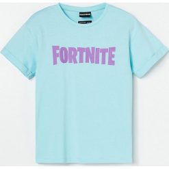 Bawełniany t-shirt Fortnite -. T-shirty męskie Reserved, bez wzorów, z bawełny, bez kołnierzyka. W wyprzedaży za 29,99 zł.