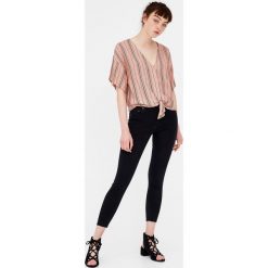 Jeansy skinny fit capri. Szare jeansy damskie marki Pull & Bear, z jeansu. Za 49,90 zł.