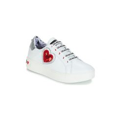 Buty Love Moschino JA15133G17. Białe trampki i tenisówki damskie Love Moschino, bez wzorów, bez zapięcia. Za 647,20 zł.