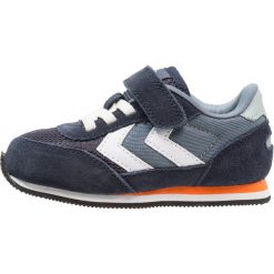 Hummel REFLEX INFANT Tenisówki i Trampki blue nights. Niebieskie trampki męskie Hummel, ze skóry. Za 209,00 zł.