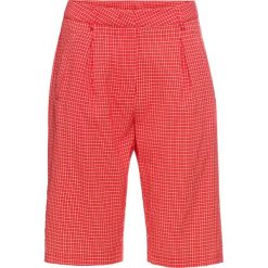Bermudy bonprix czerwono-biały w kratę. Czerwone spodnie damskie bonprix, bez wzorów. Za 54,99 zł.