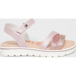 Tommy Hilfiger - Sandały dziecięce. Różowe sandały dziewczęce TOMMY HILFIGER, z materiału, bez zapięcia. Za 279,90 zł.