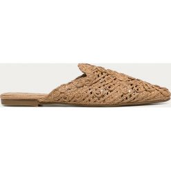 Answear - Klapki Moda Plus. Brązowe klapki damskie ANSWEAR, bez wzorów, z gumy, bez obcasa, na obcasie. Za 99,90 zł.