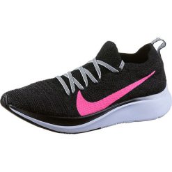 Buty "Zoom Fly" w kolorze czarnym do biegania. Czarne buty sportowe damskie z materiału, do biegania. W wyprzedaży za 359,95 zł.