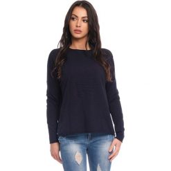 Sweter "Orna" w kolorze granatowym. Niebieskie swetry damskie Scarlet Jones, s, bez wzorów, bez rękawów, bez kaptura. W wyprzedaży za 152,95 zł.