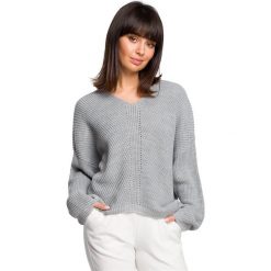 Sweter asymetryczny - szary. Szare swetry damskie BE, uniwersalny, bez wzorów, z jeansu, eleganckie, bez rękawów, bez kaptura. W wyprzedaży za 129,00 zł.