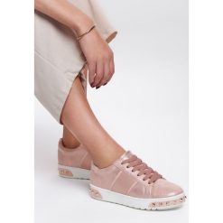 Różowe Sneakersy Amor De Mi Vida. Różowe sneakersy damskie Renee. Za 49,99 zł.