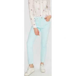Levi's - Jeansy 501. Czerwone rurki damskie marki Levi's®, z elastanu, z podwyższonym stanem. Za 399,90 zł.