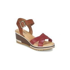 Sandały Kickers WIND. Czerwone sandały trekkingowe damskie marki Kickers. Za 295,20 zł.