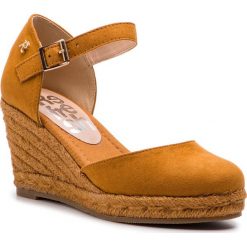 Espadryle REFRESH - 69730 Camel. Pomarańczowe espadryle damskie Refresh, bez wzorów, ze skóry ekologicznej, bez obcasa, na obcasie. W wyprzedaży za 139,00 zł.