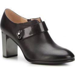 Buty damskie. Czarne botki damskie Wittchen, ze skóry, na wysokim obcasie, na obcasie, bez zapięcia. W wyprzedaży za 299,90 zł.